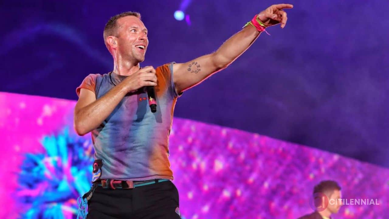 Coldplay fans enjoying a concert in 2022